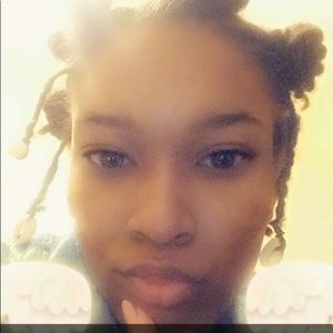 Meet your Posher, Lena